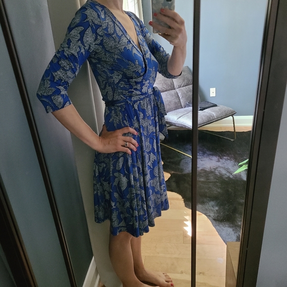 Blue Floral Pattern Dress - Picture 3 of 5